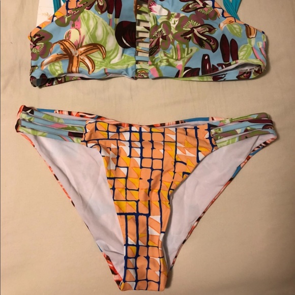 Floral Bikini - Picture 2 of 2